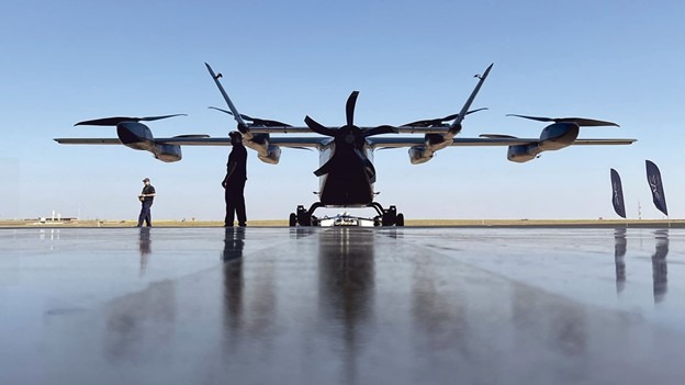 Depois do sucesso do primeiro voo, carro voador brasileiro inicia testes visando à certificação